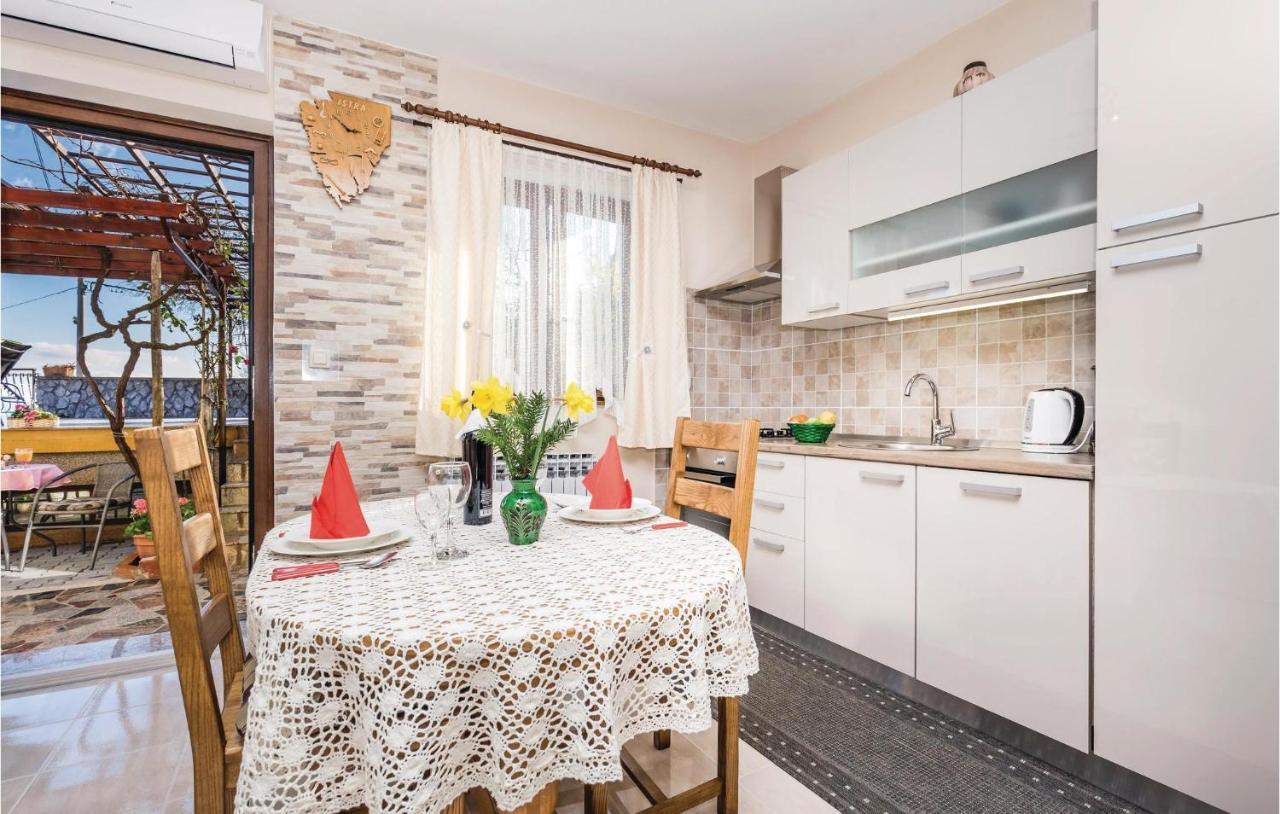 Cozy Apartment In Lovran With Kitchen المظهر الخارجي الصورة