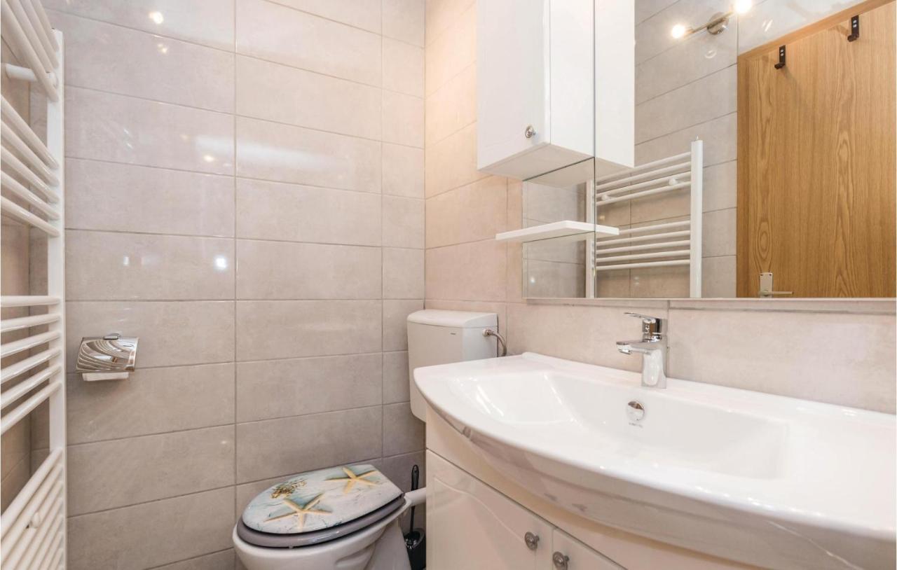 Cozy Apartment In Lovran With Kitchen المظهر الخارجي الصورة
