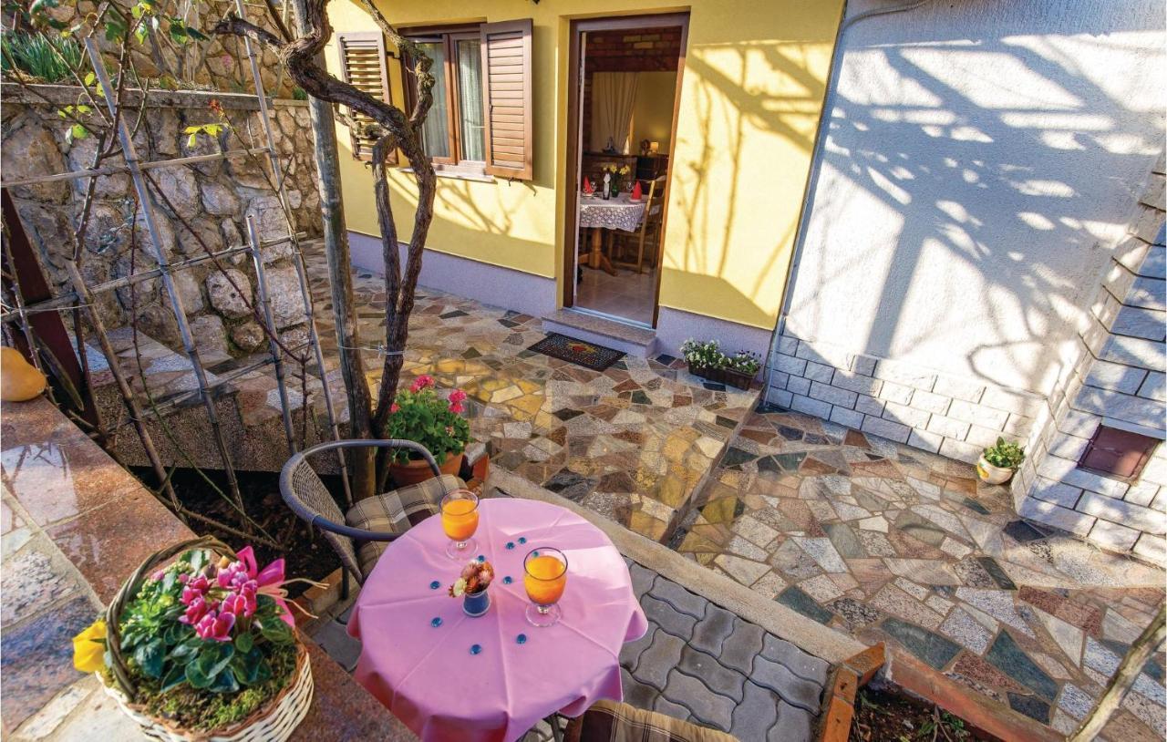 Cozy Apartment In Lovran With Kitchen المظهر الخارجي الصورة